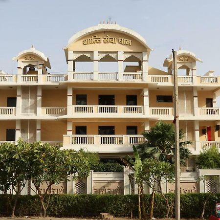 Готель Oyo 13564 Near Prem Mandir Матхура Екстер'єр фото